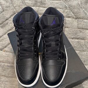 AIR JORDAN 1 MID